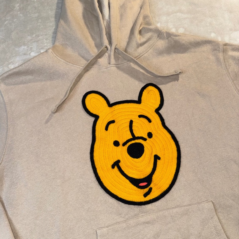 Disney Winnie the Pooh Sand Beige Chenille Patch Hoodie XL POSJ877-3L52